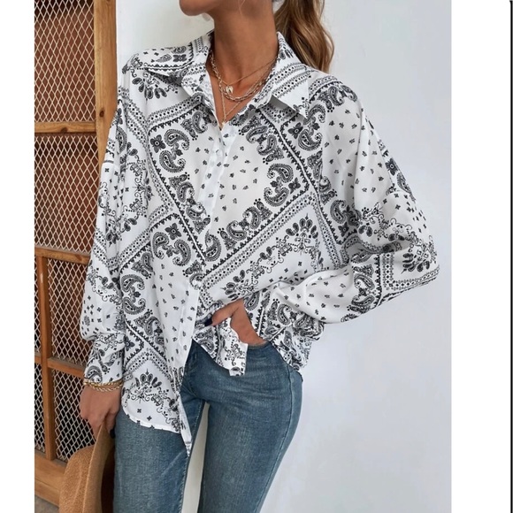 Paisley button down top - Picture 2 of 4